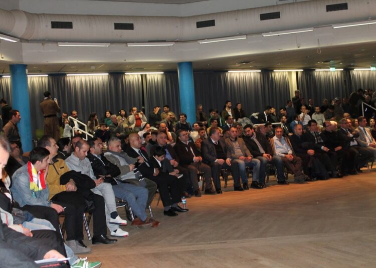 لە وڵاتی ئاڵمان، ڕێز لە ٧١ ساڵەی دامەزرانی کۆماری کوردستان گیرا