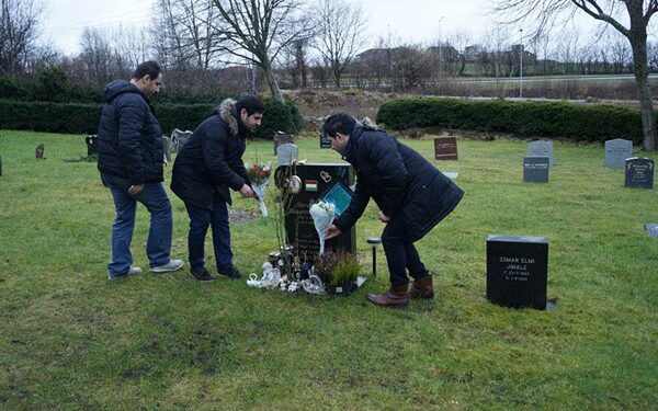 سه‌ردانی هه‌یئه‌تی ده‌سته‌ی به‌ڕێوه‌به‌ری گشتی لاوانی نۆڕوێژ و كومیته‌ی لاوانی  ڕووگلاند بۆ سه‌ر گڵكۆی لاوی كۆچكردوو كاروان قازانی