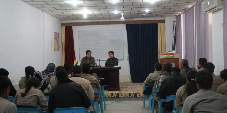 وۆرکشۆپی سیاسی و تەشکیلاتیی لاوانی پێشمەرگە لەژێر چاودێری هێزی پارێزگاری و یەکیەتیی لاوانی دێموکراتی ڕۆژهەڵاتی کوردستان