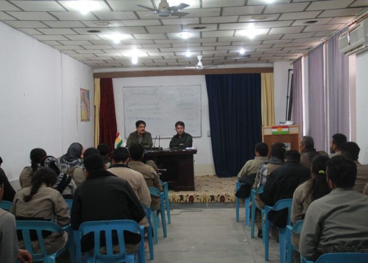 وۆرکشۆپی سیاسی و تەشکیلاتیی لاوانی پێشمەرگە لەژێر چاودێری هێزی پارێزگاری و یەکیەتیی لاوانی دێموکراتی ڕۆژهەڵاتی کوردستان