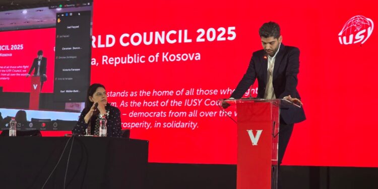 بەشداری نوێنەری یەکیەتیی لاوانی دێموکرات لە شوڕای لاوانی ئینترناسیۆنال سۆسیالیست