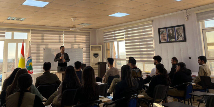 بەڕێوەچوونی خولێکی “ڕێنووس و خاڵبەندی” لەلایەن بەشی پەروەردەی یەکیەتیی لاوانەوە