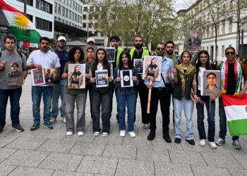 ئاڵمان/ بەڕێوەچوونی خۆپیشاندان بۆ ئیدانەکردنی هێرشەکانی ئێران بۆ سەر حیزبەکانی ڕۆژهەڵاتی کوردستان